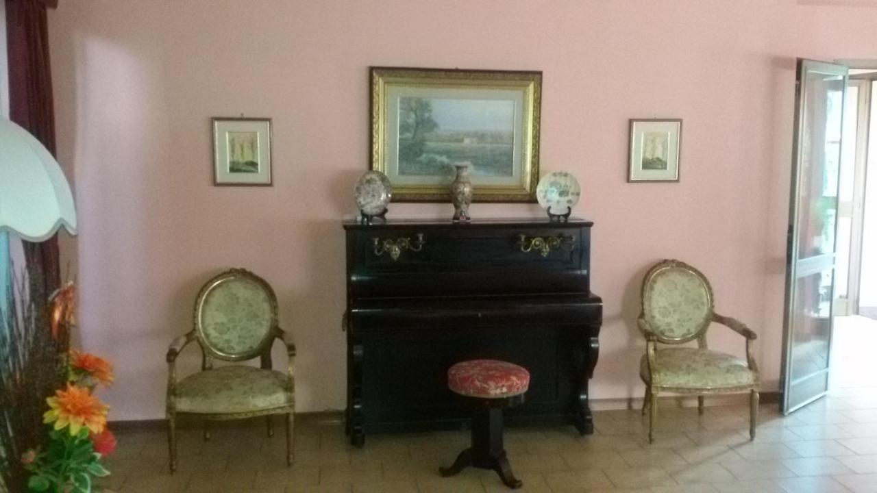 Hotel Le Vigne Contigliano ภายนอก รูปภาพ
