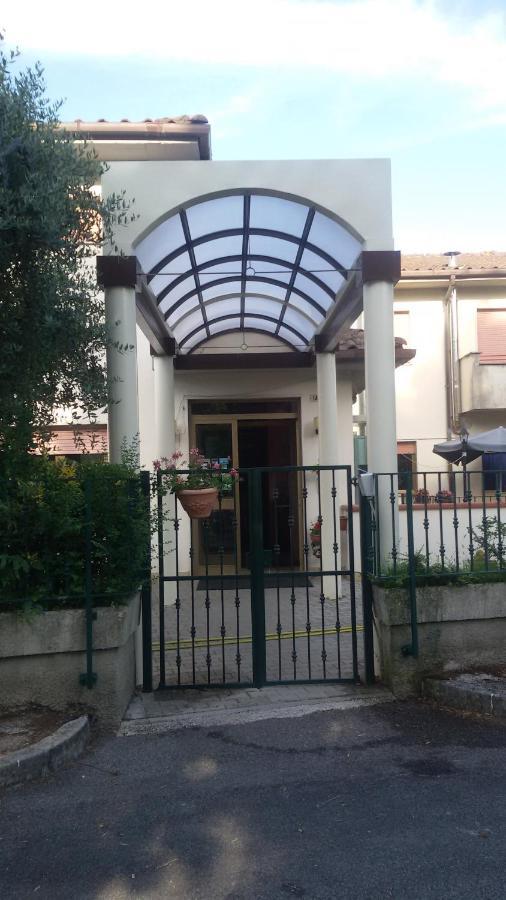 Hotel Le Vigne Contigliano ภายนอก รูปภาพ