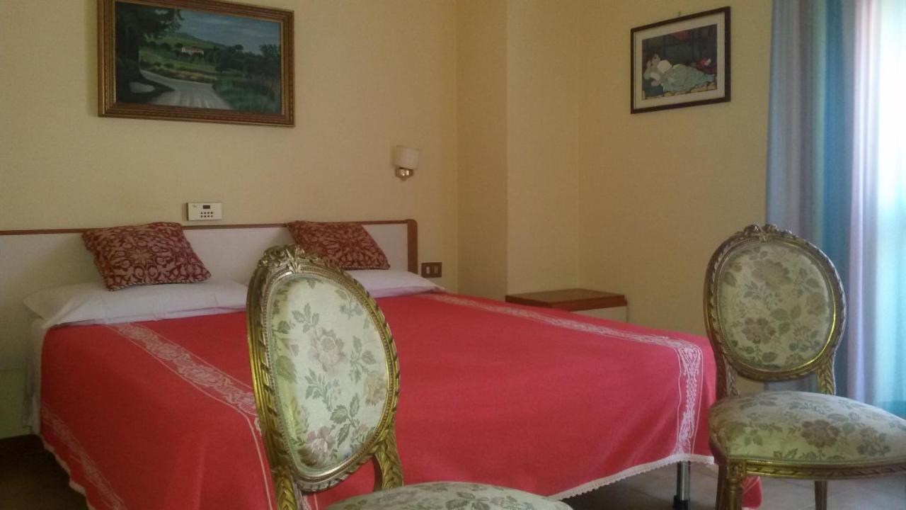 Hotel Le Vigne Contigliano ภายนอก รูปภาพ