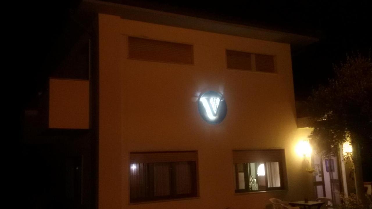 Hotel Le Vigne Contigliano ภายนอก รูปภาพ